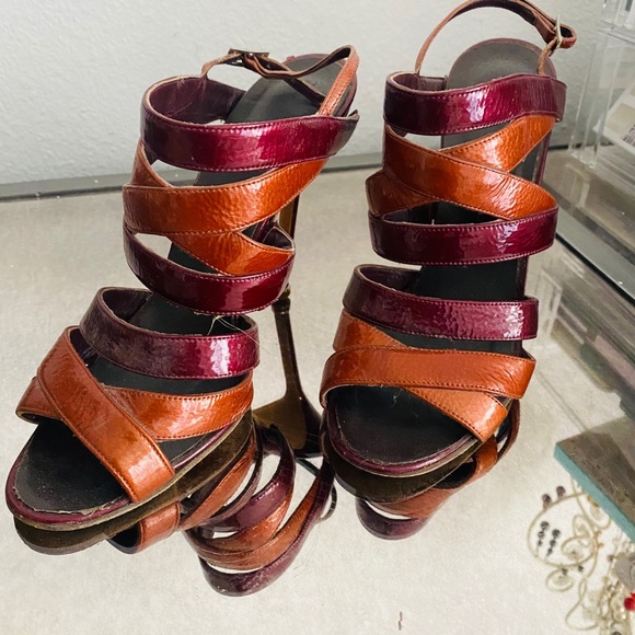 Manolo Blahnik Stiletto Heels very adjustable! - Picture 2 of 7